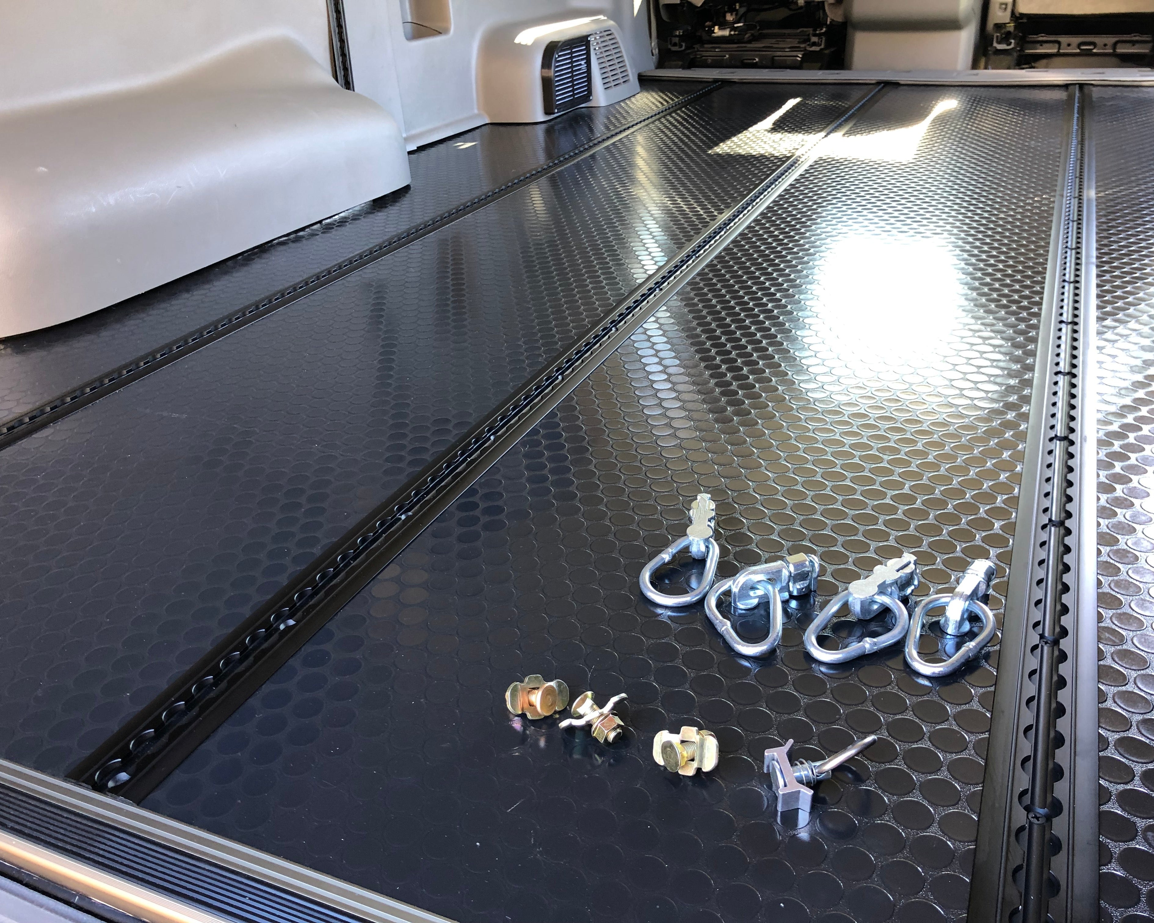 L-Track hardware & fittings