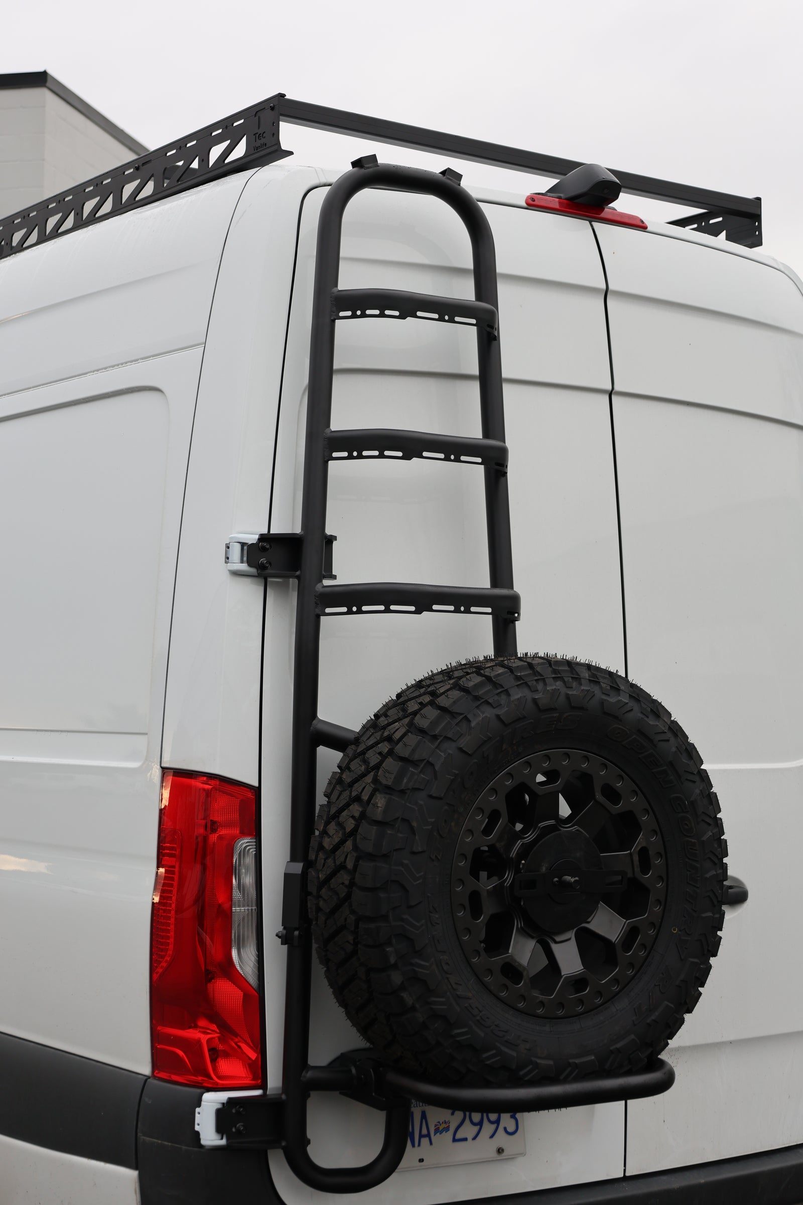 Folding tire arm detail