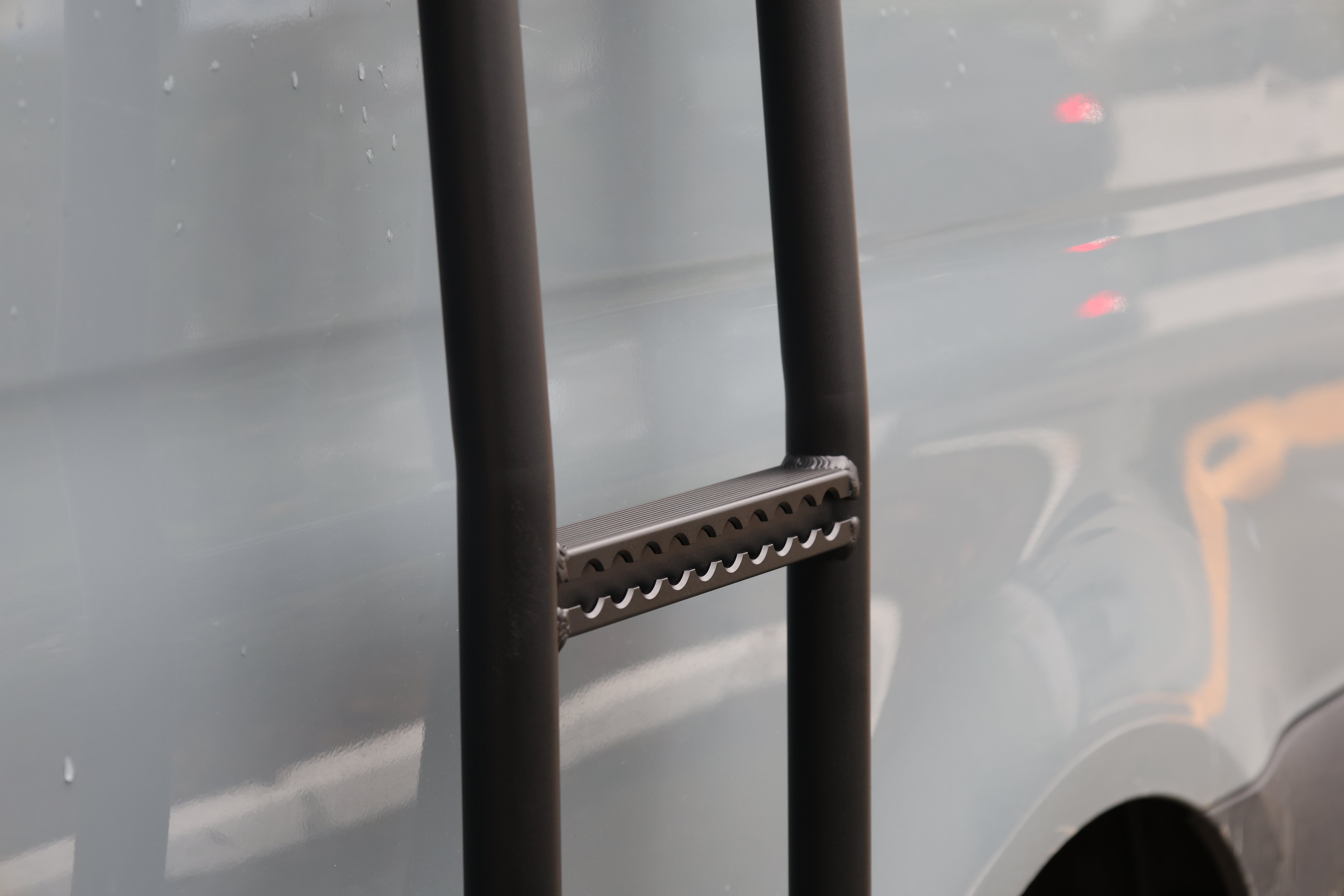 Sprinter with Side Ladder Mid Focus