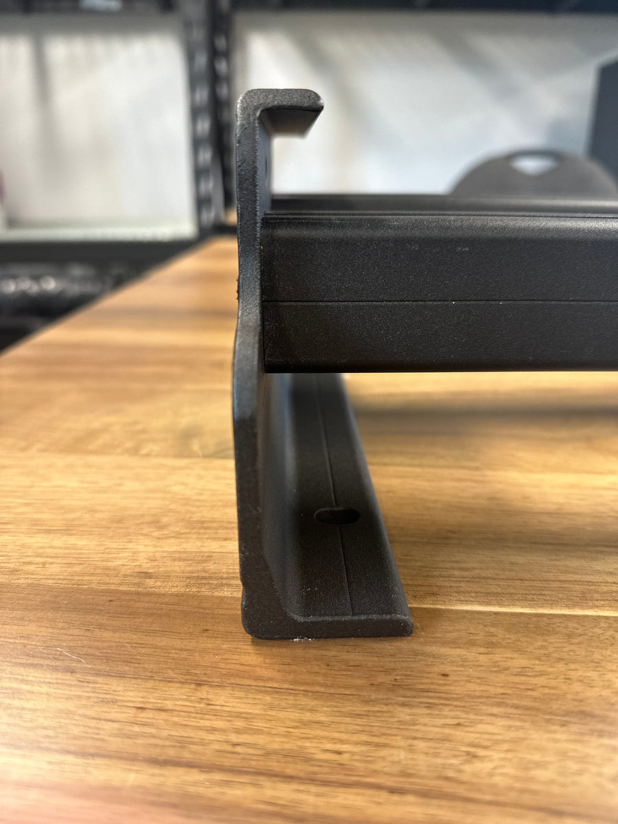 Roof bar mount